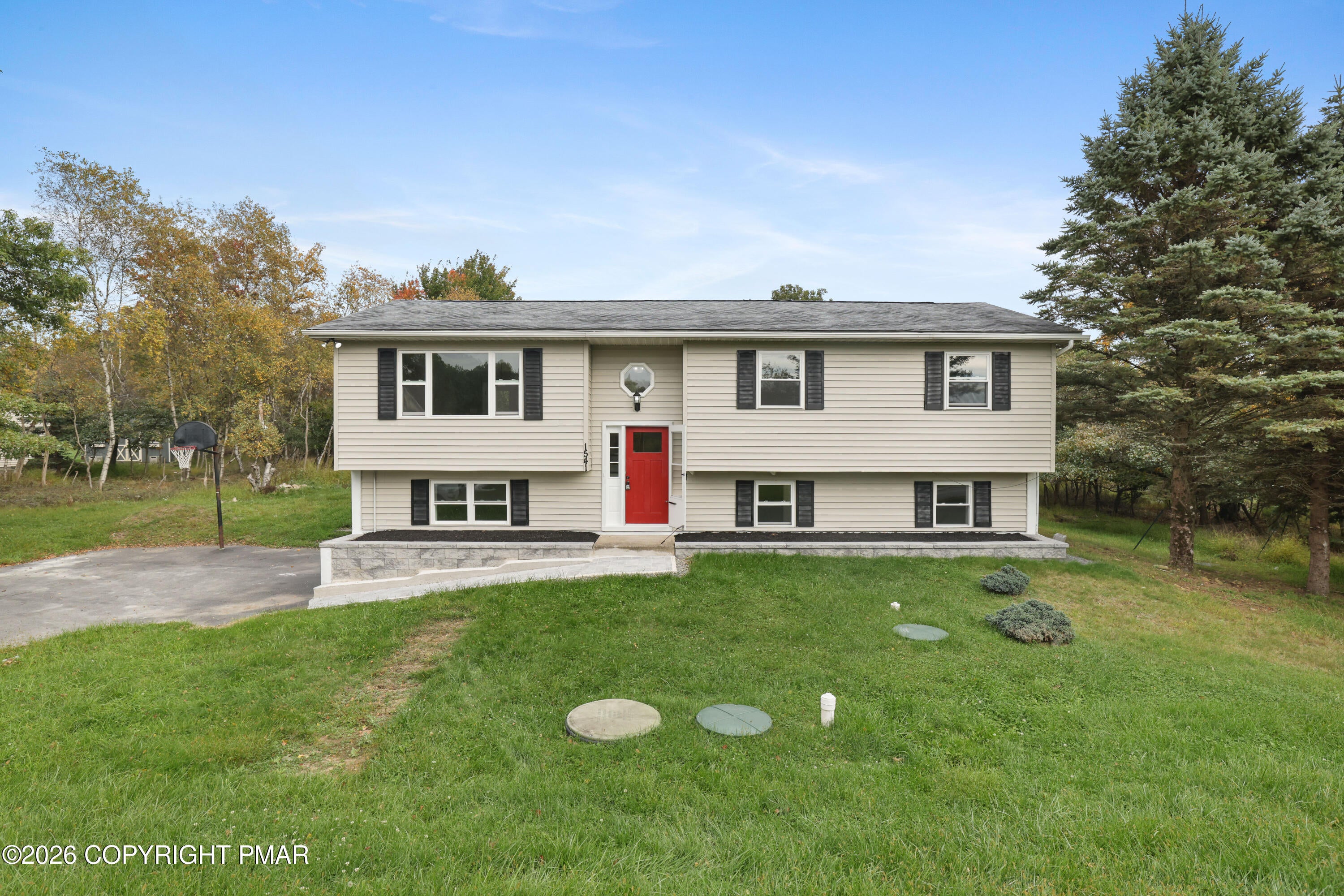 1541 Ann Lane
