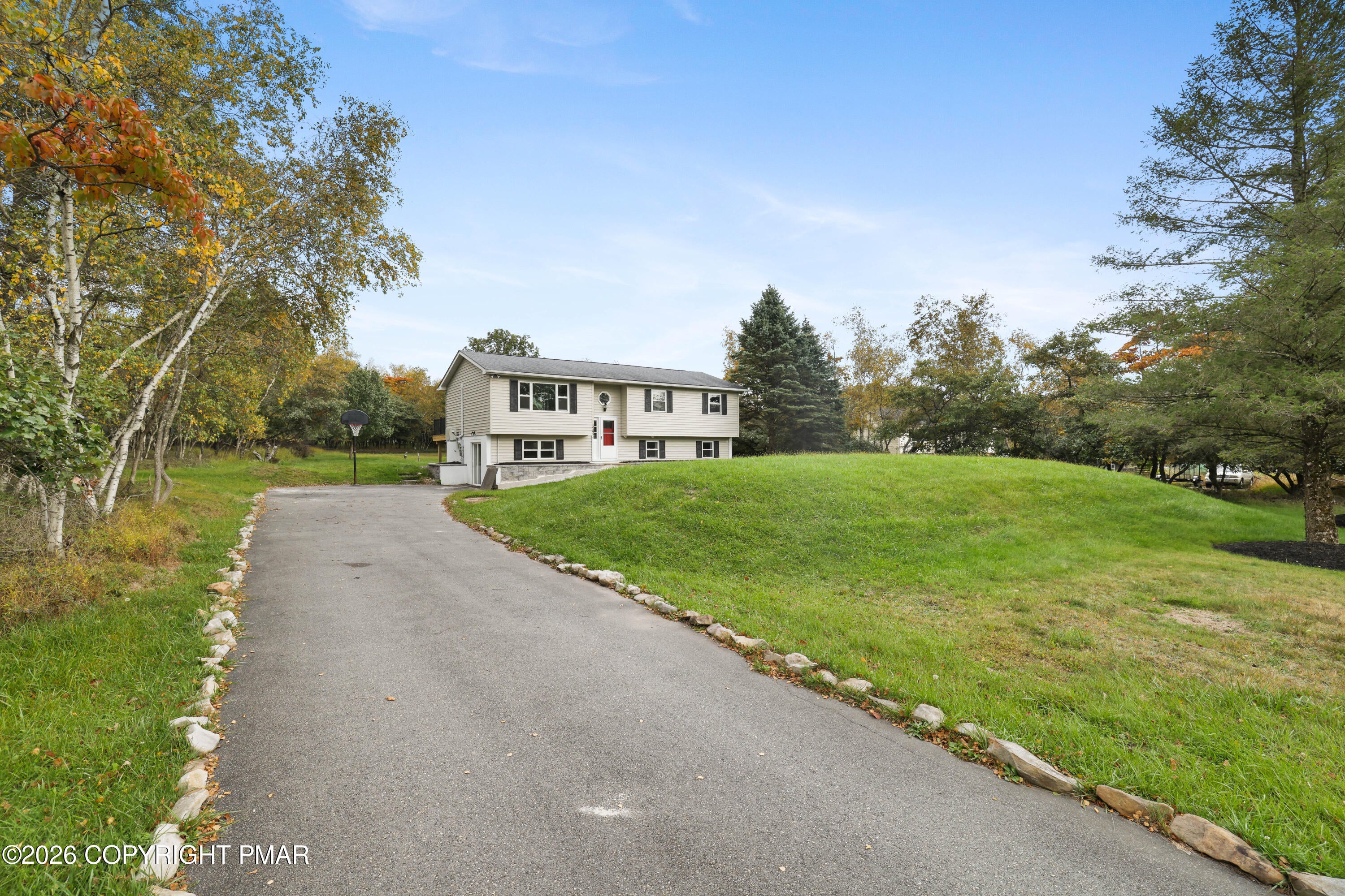 1541 Ann Lane