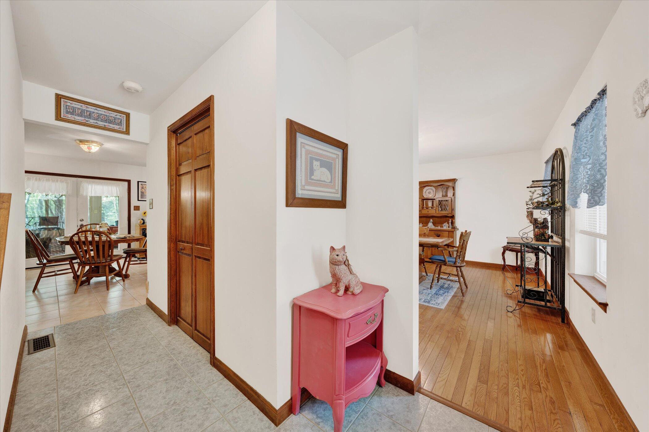 146 Bernadette Drive, Dingmans Ferry, Pennsylvania image 3