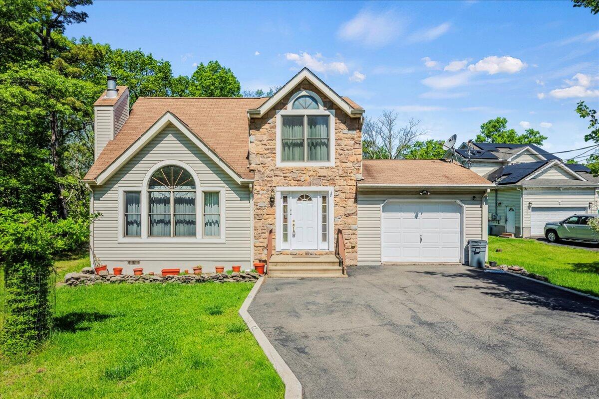 349 Mallard Lane, Bushkill, Pennsylvania image 1