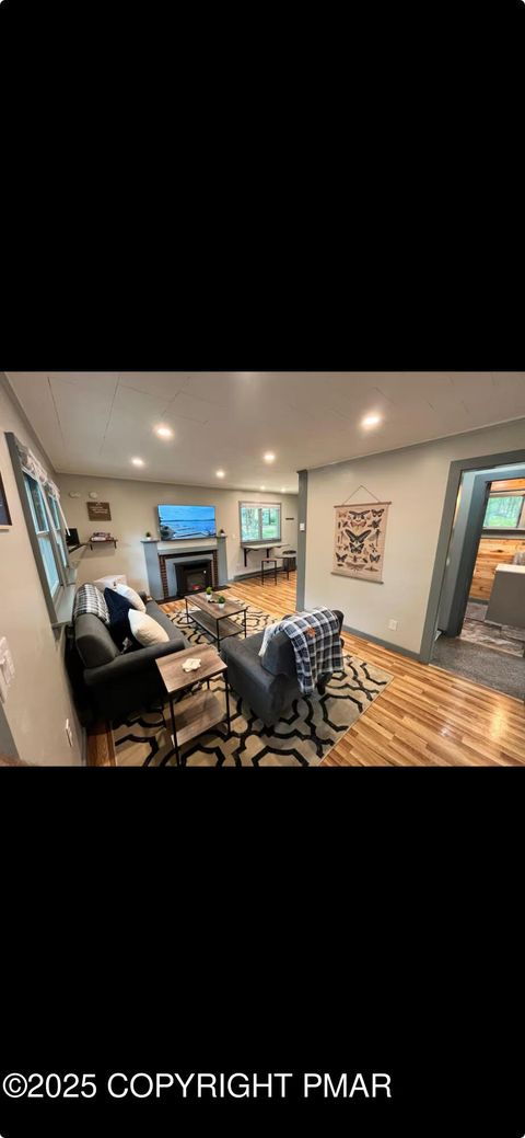 4 1st Road Hawley PA 18428