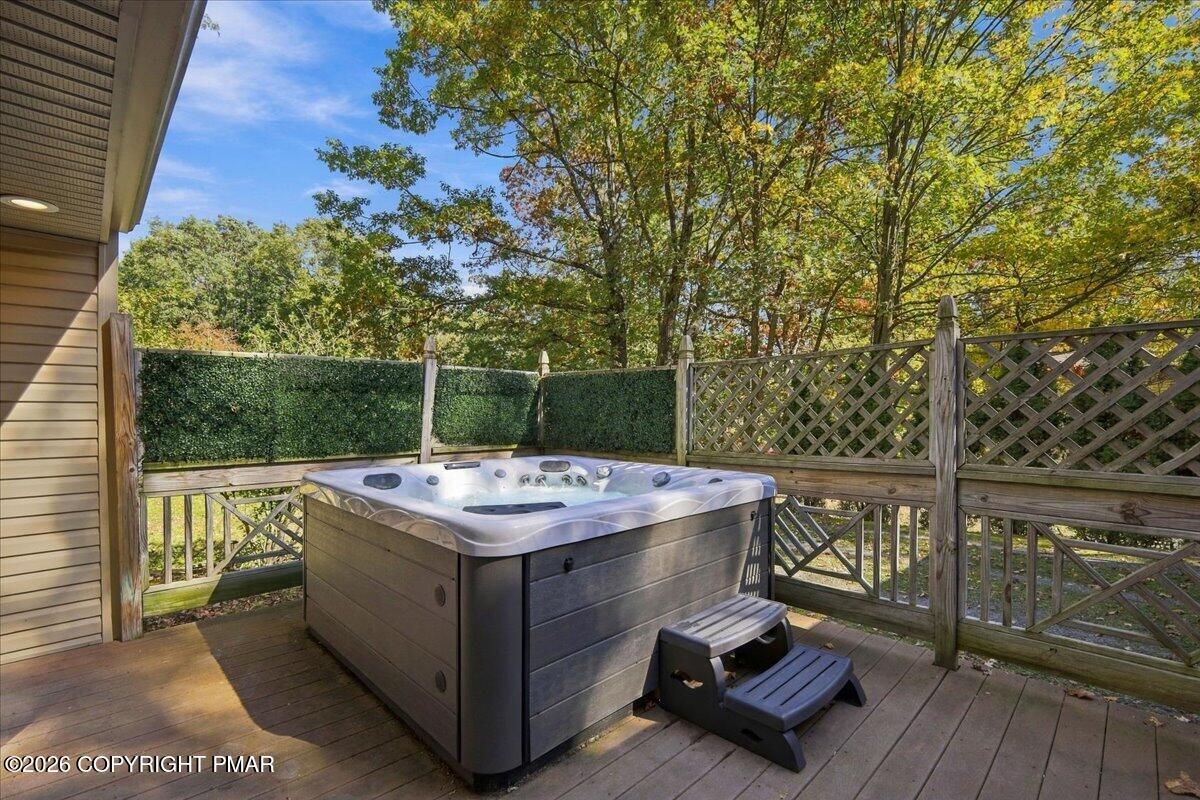 28 Heath Lane