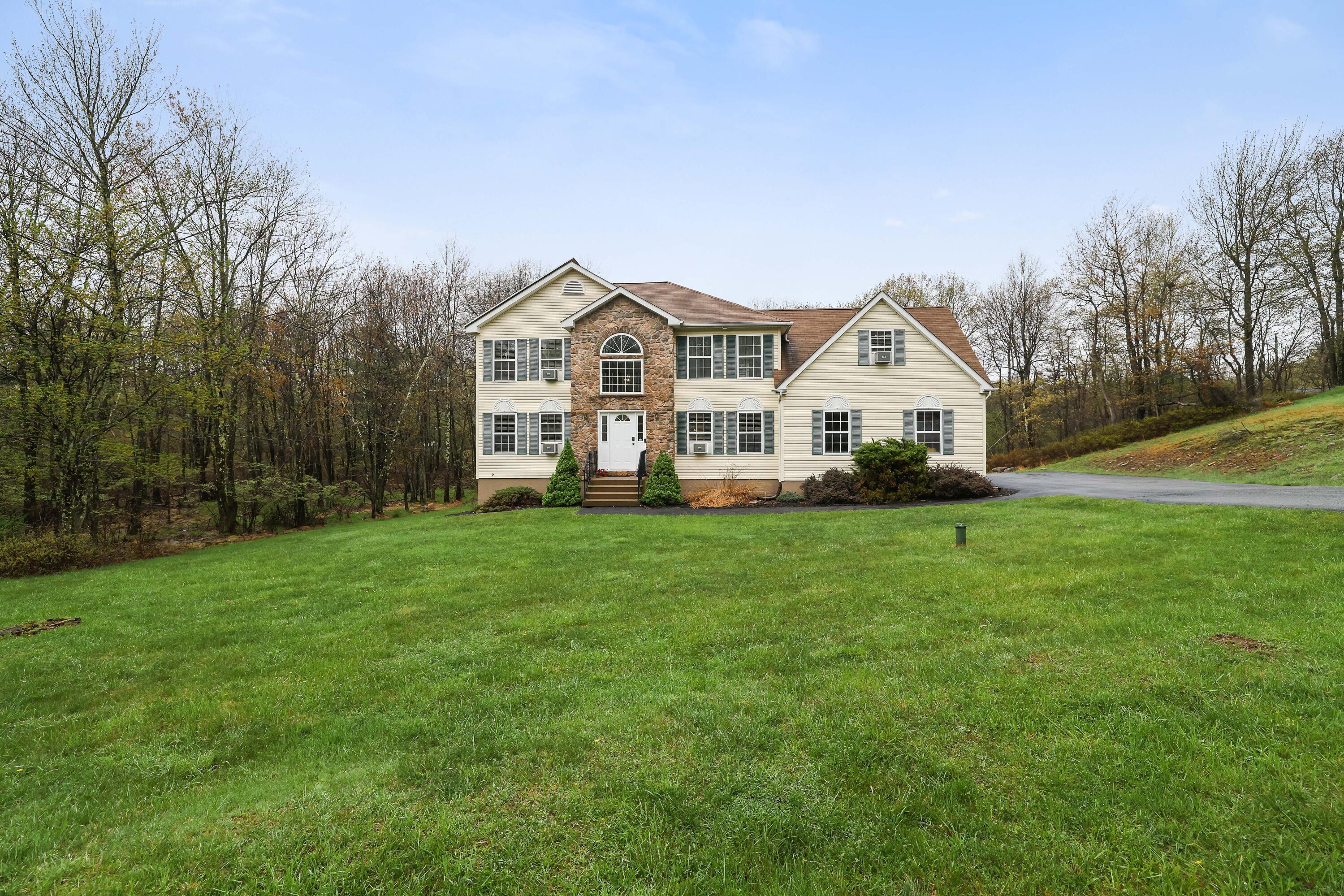 5175 White Birch Drive, Long Pond, Pennsylvania image 2
