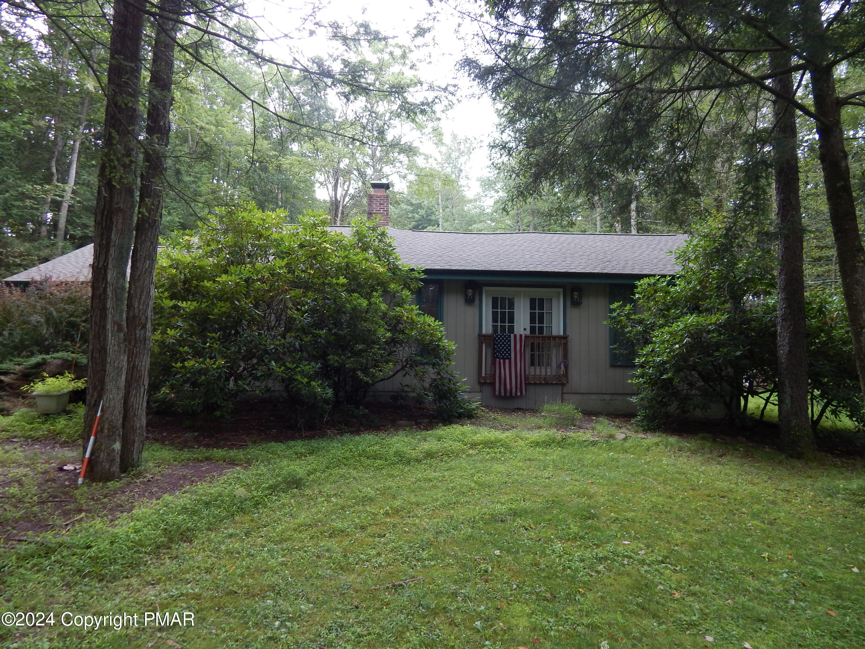 136 Split Rock Lane, Pocono Pines, Pennsylvania image 1
