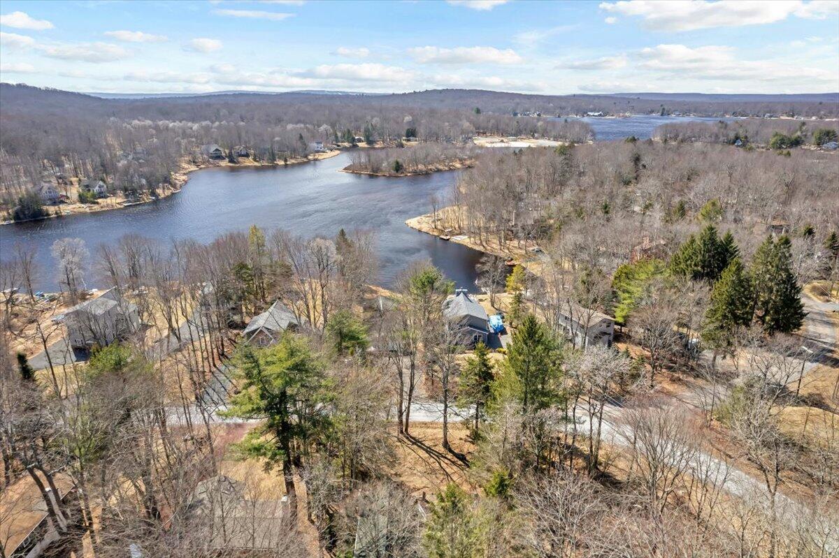 324 Owassa Drive, Pocono Lake, Pennsylvania image 44