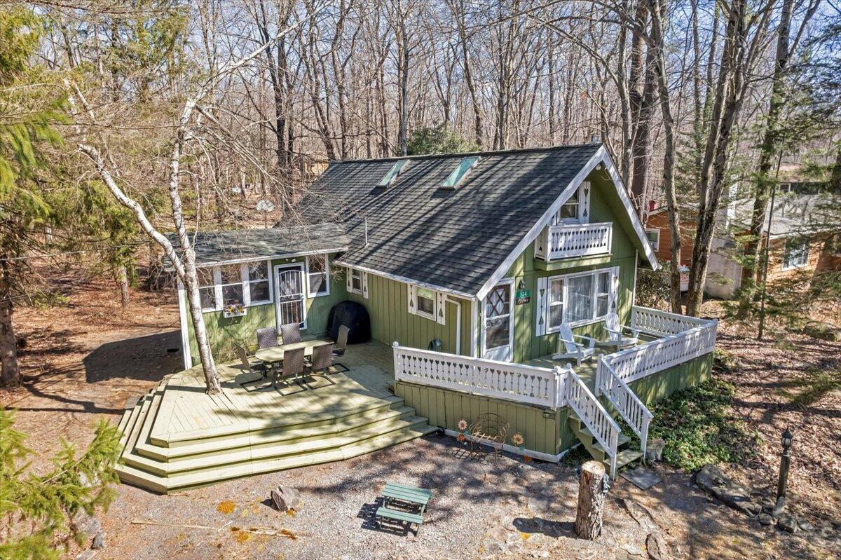 324 Owassa Drive, Pocono Lake, Pennsylvania image 2