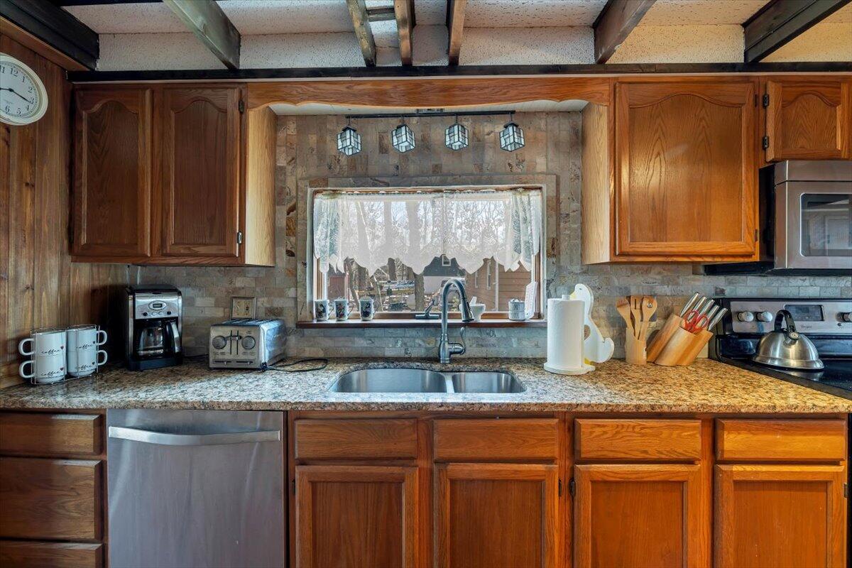 324 Owassa Drive, Pocono Lake, Pennsylvania image 14