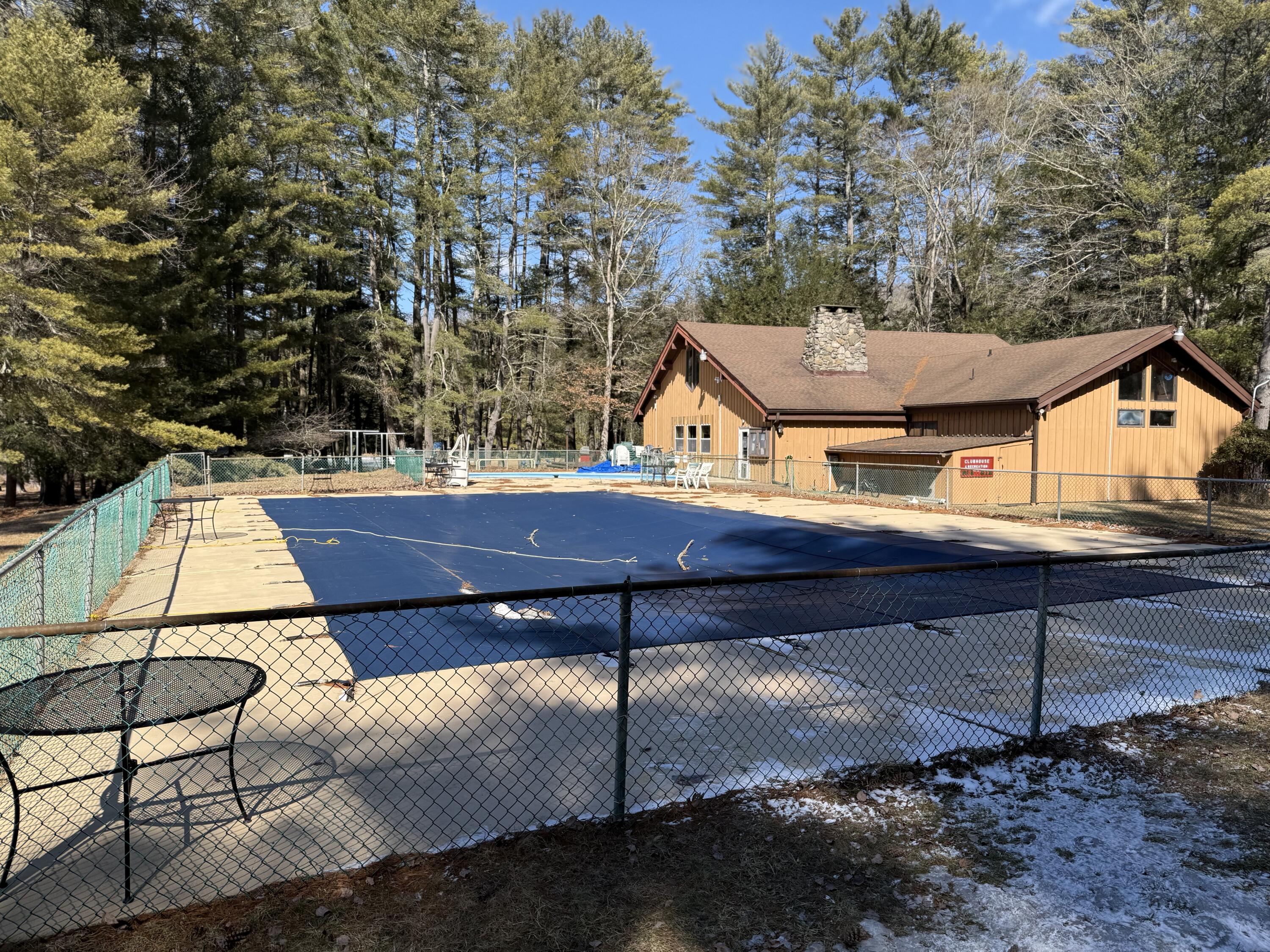 Woodledge Village Meadow Court, Hawley, Pennsylvania image 3