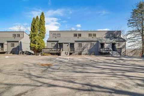 69 Cross Country Lane Tannersville PA 18372