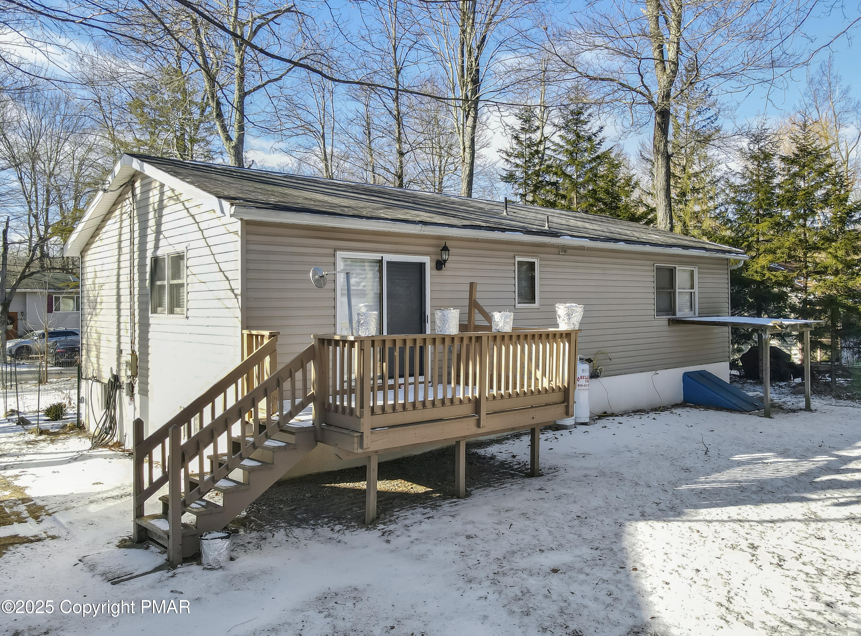 1167 Trapper Lane, Pocono Summit, Pennsylvania image 3