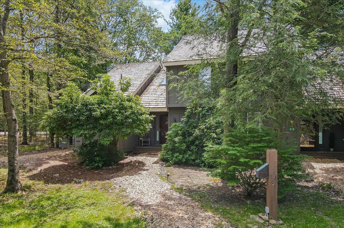 214 Snow Ridge Circle