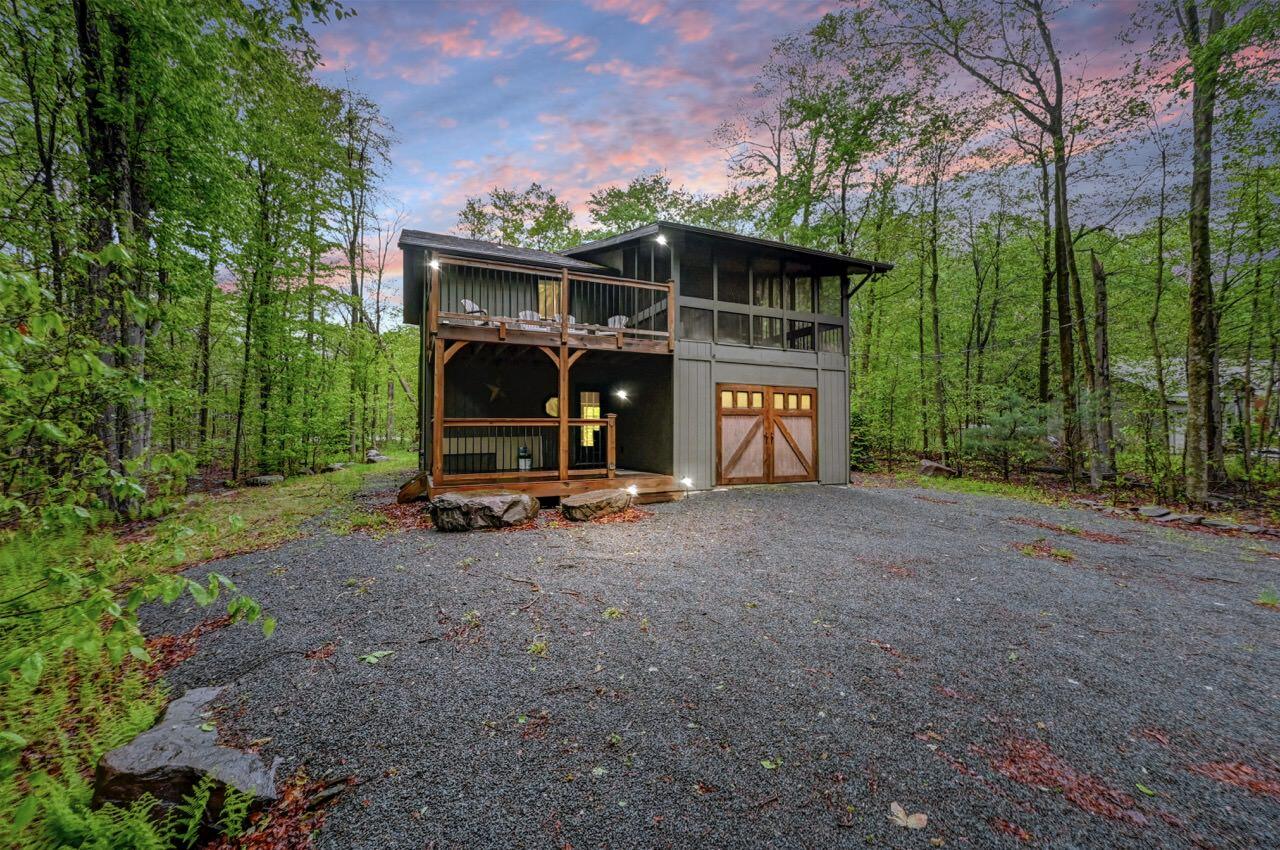 3207 Green Meadow Circle, Pocono Pines, Pennsylvania image 1