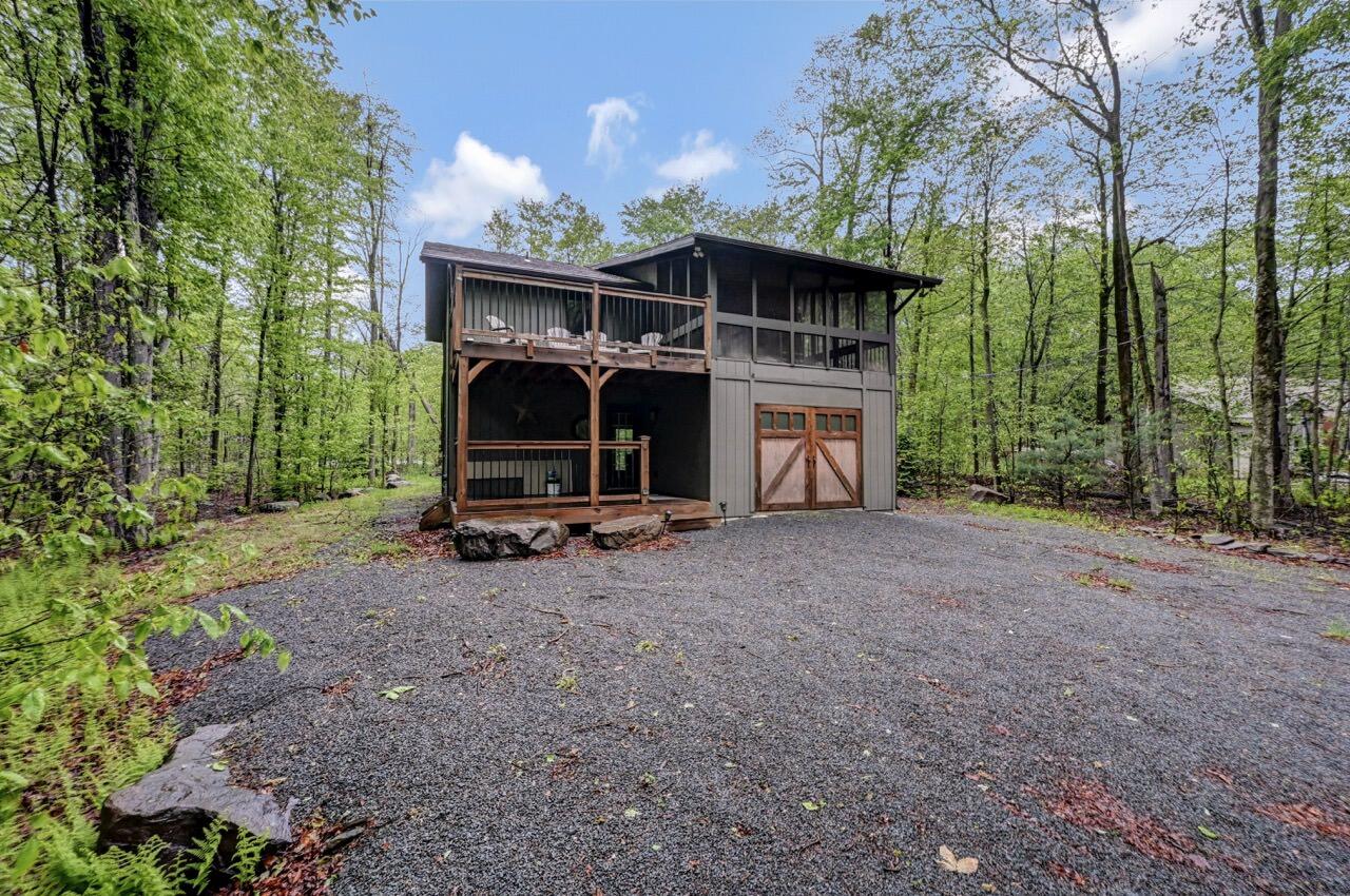 3207 Green Meadow Circle, Pocono Pines, Pennsylvania image 4