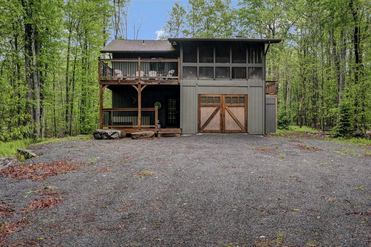 3207 Green Meadow Circle, Pocono Pines, Pennsylvania image 3