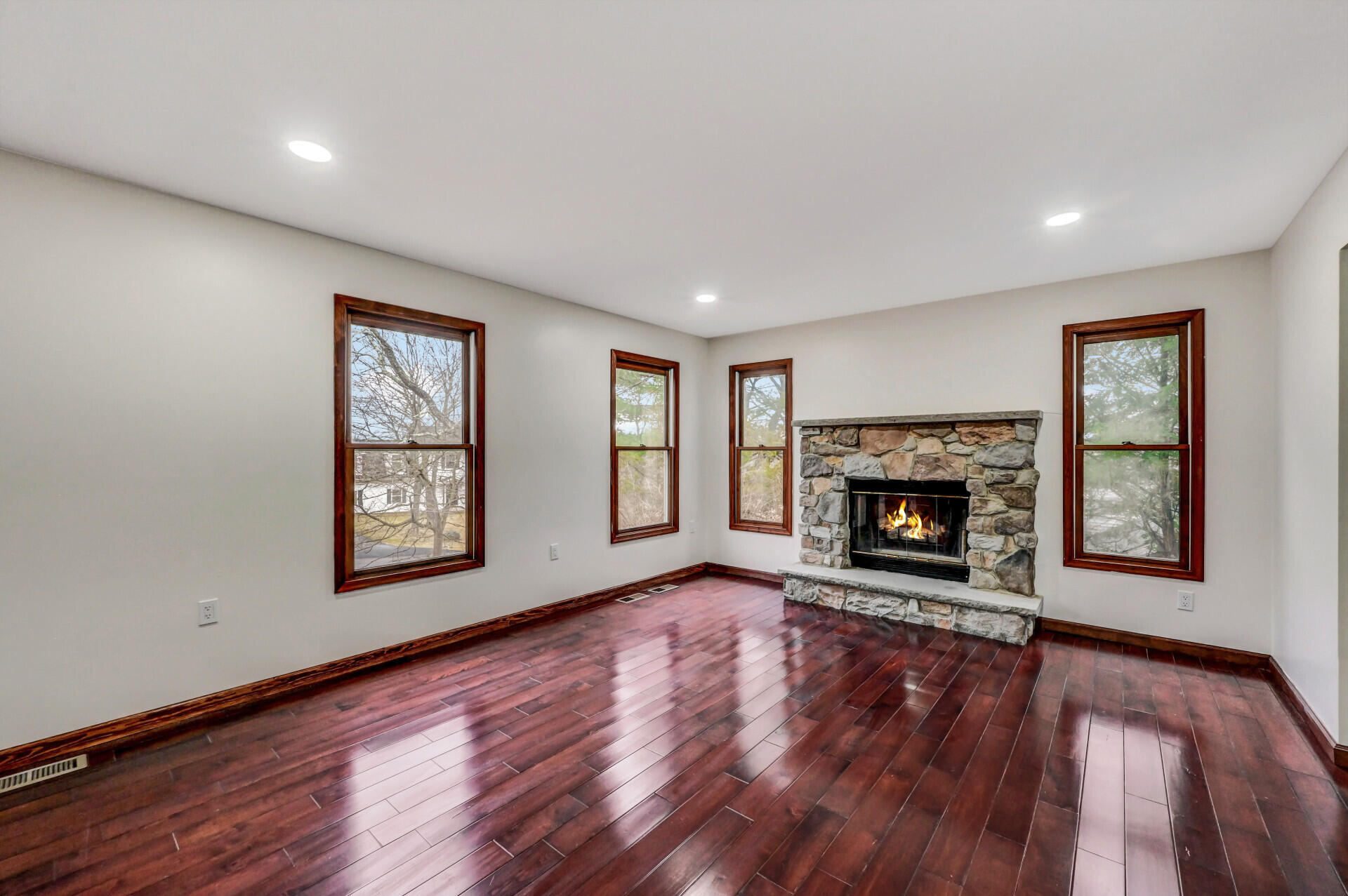 707 Ave F, Stroudsburg, Pennsylvania image 6