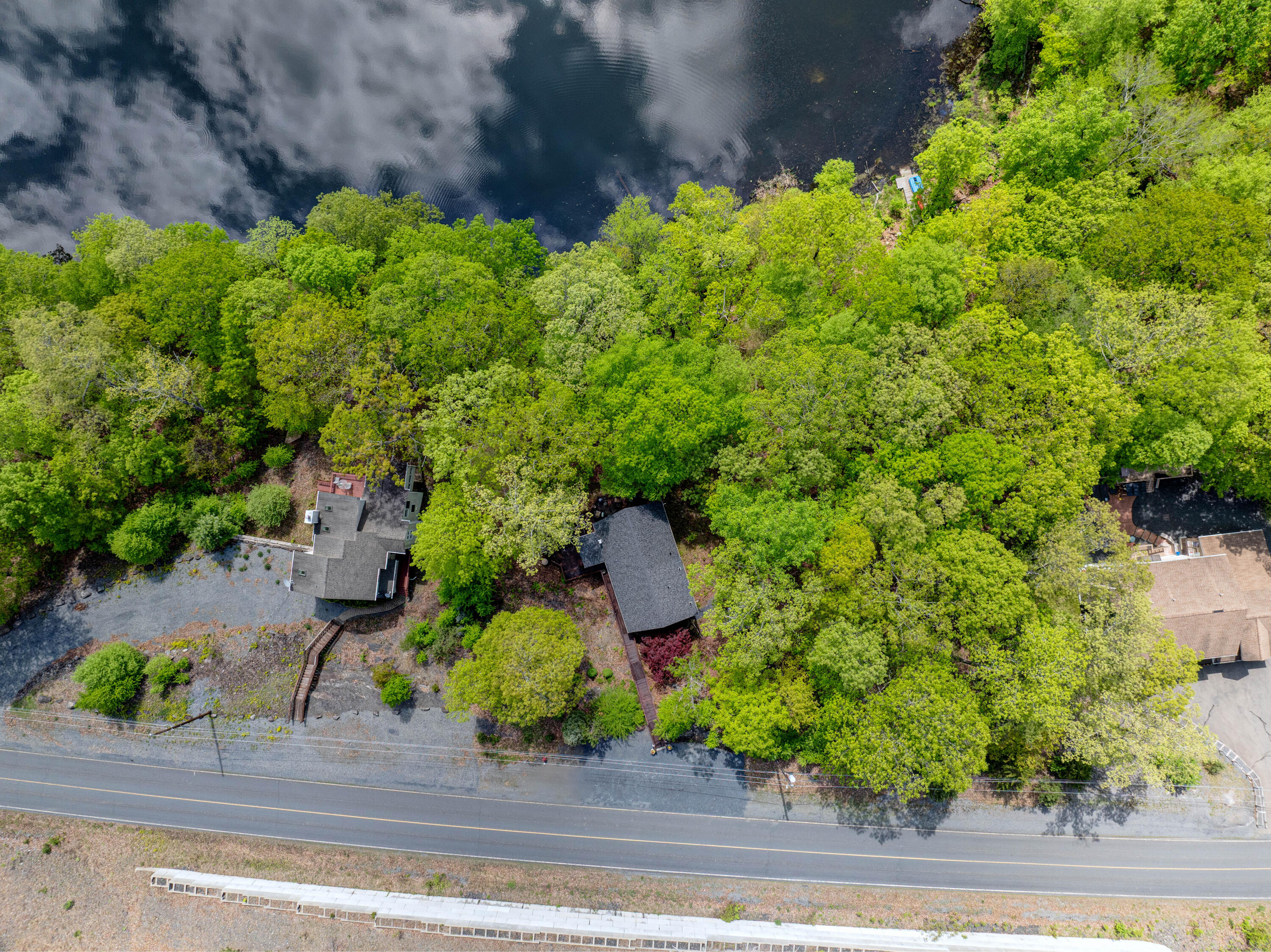 2171 Lancaster Drive, Bushkill, Pennsylvania image 6