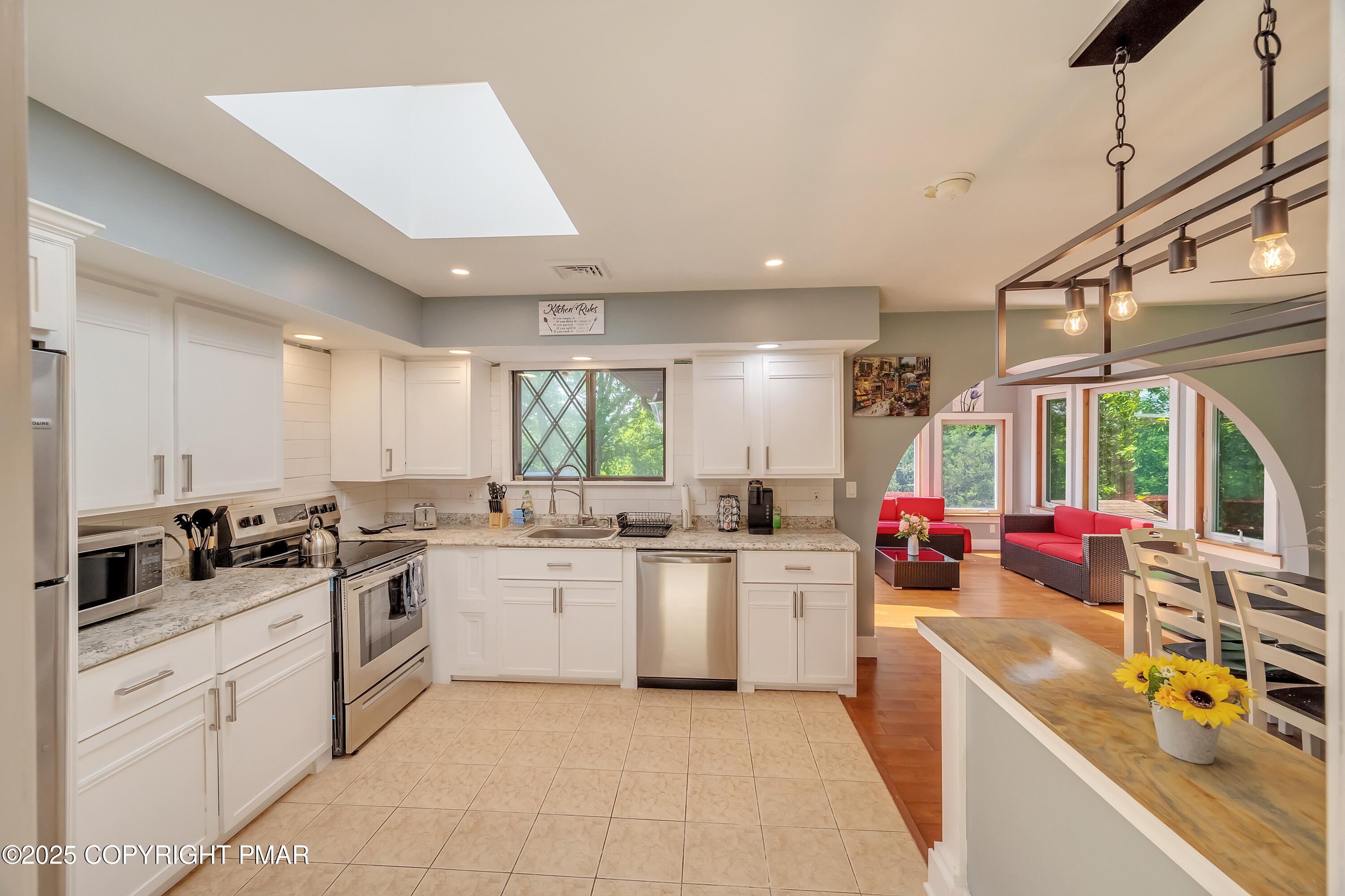 86 Lower Lakeview Drive