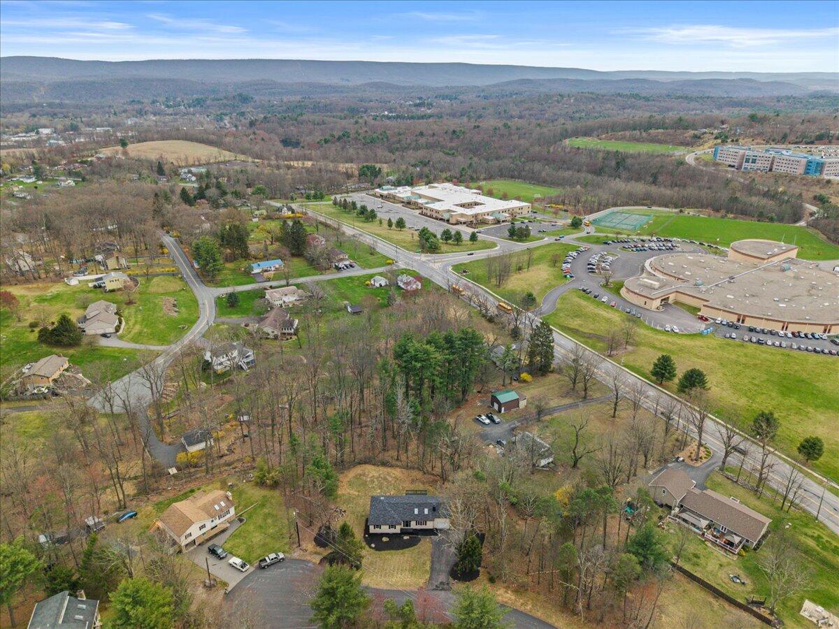 3112 Stroud Wood Circle, Stroudsburg, Pennsylvania image 8