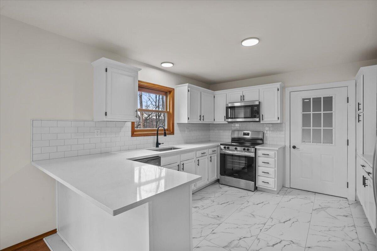 3112 Stroud Wood Circle, Stroudsburg, Pennsylvania image 6