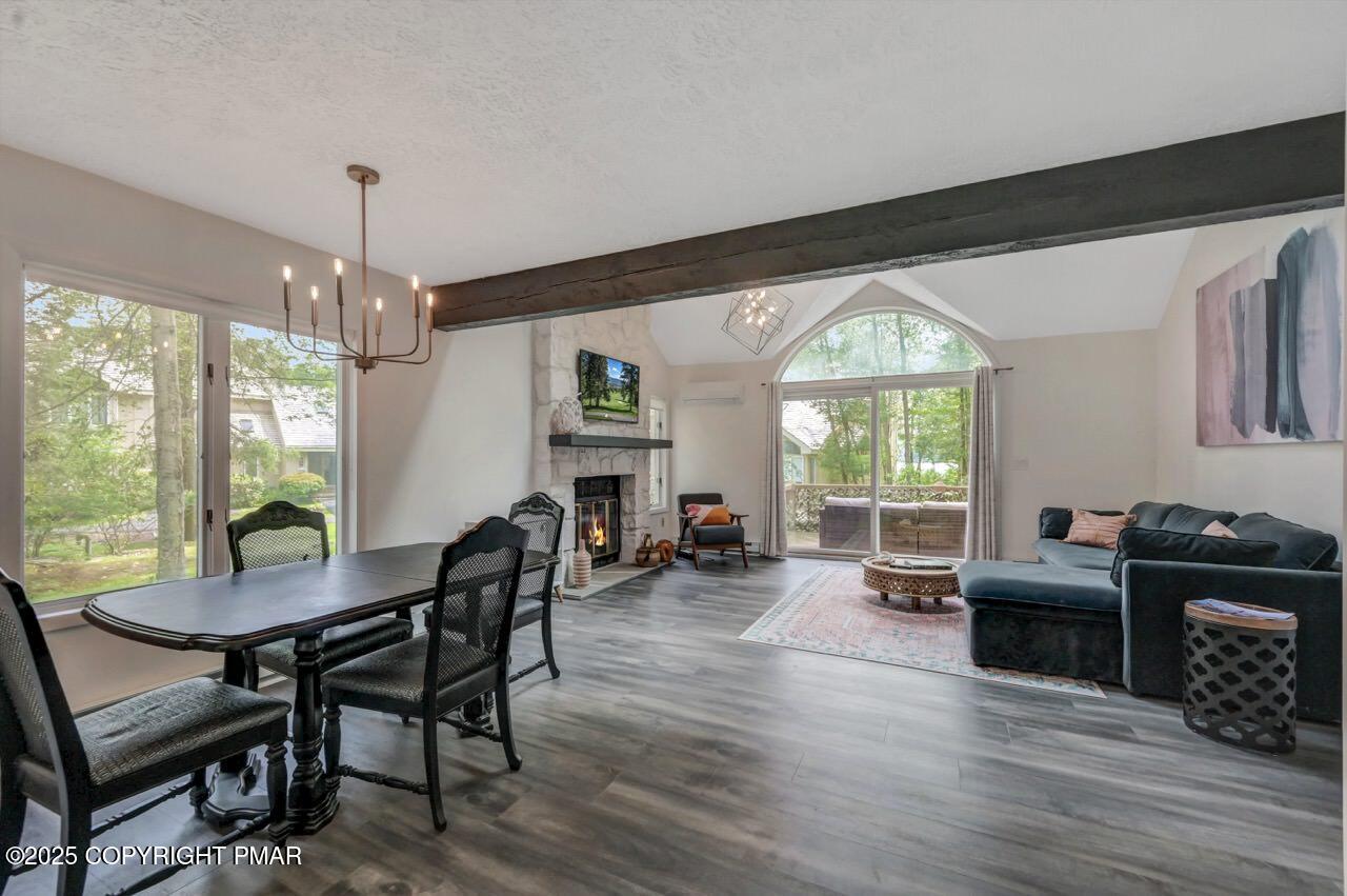 1061 Crestwoods Drive