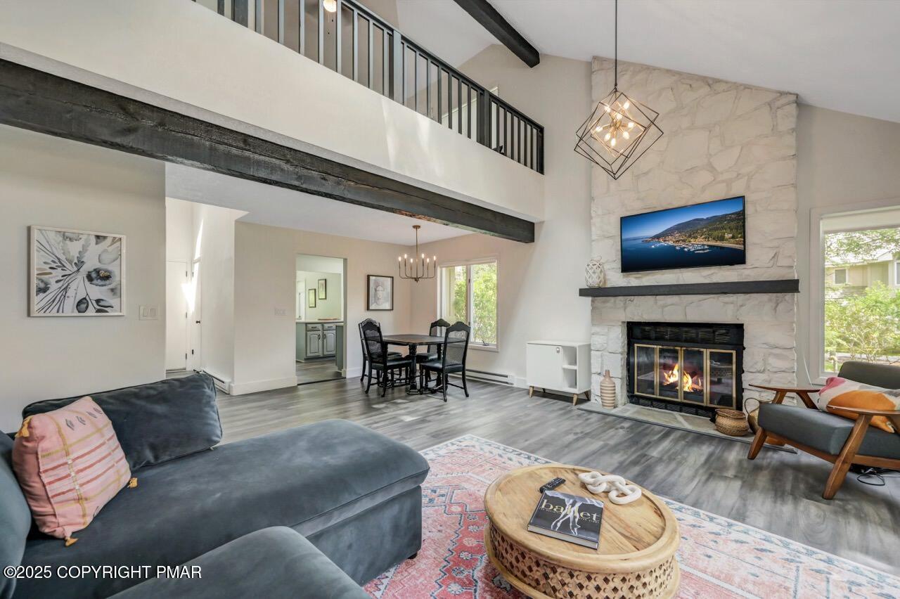 1061 Crestwoods Drive