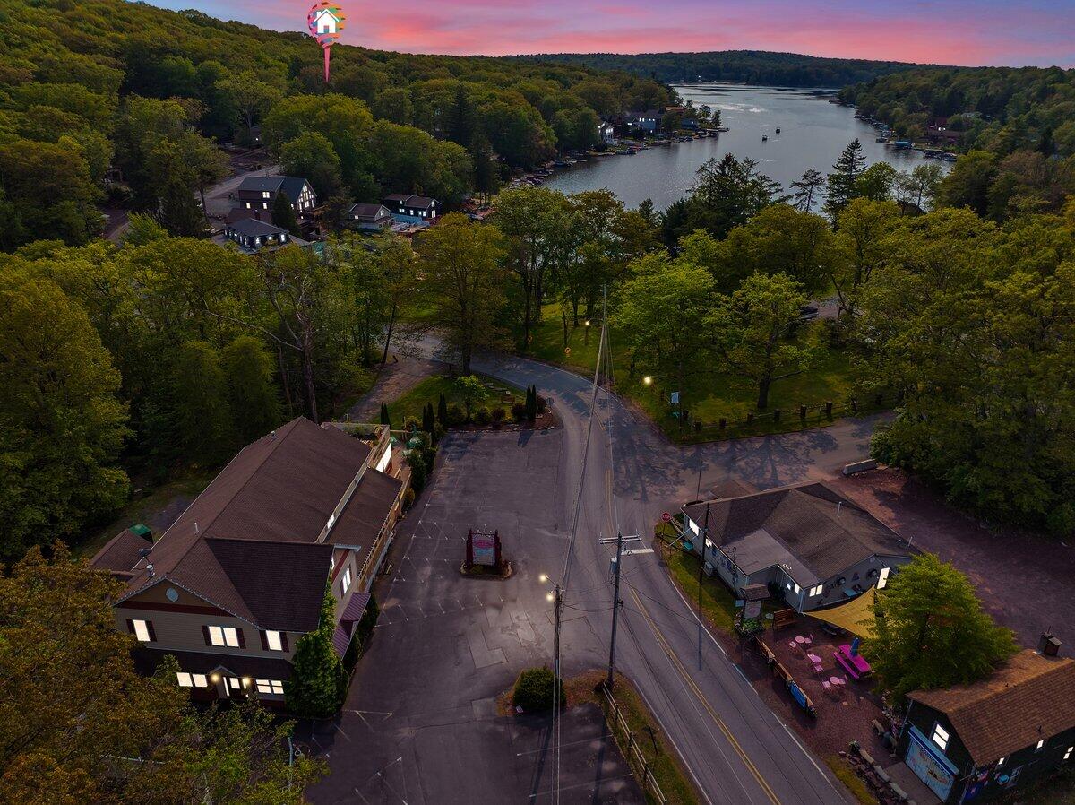 407 Wood Street, Lake Harmony, Pennsylvania image 1