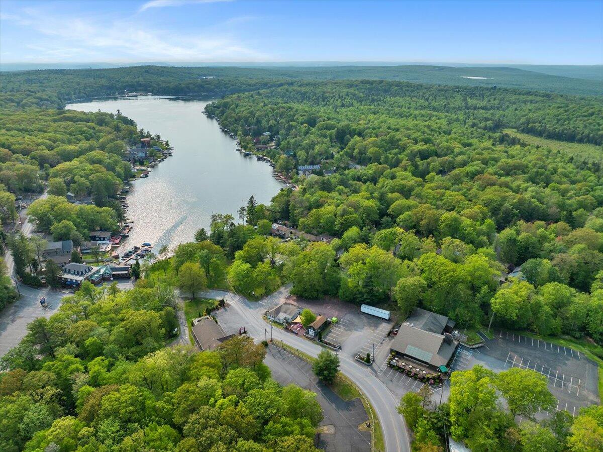407 Wood Street, Lake Harmony, Pennsylvania image 14