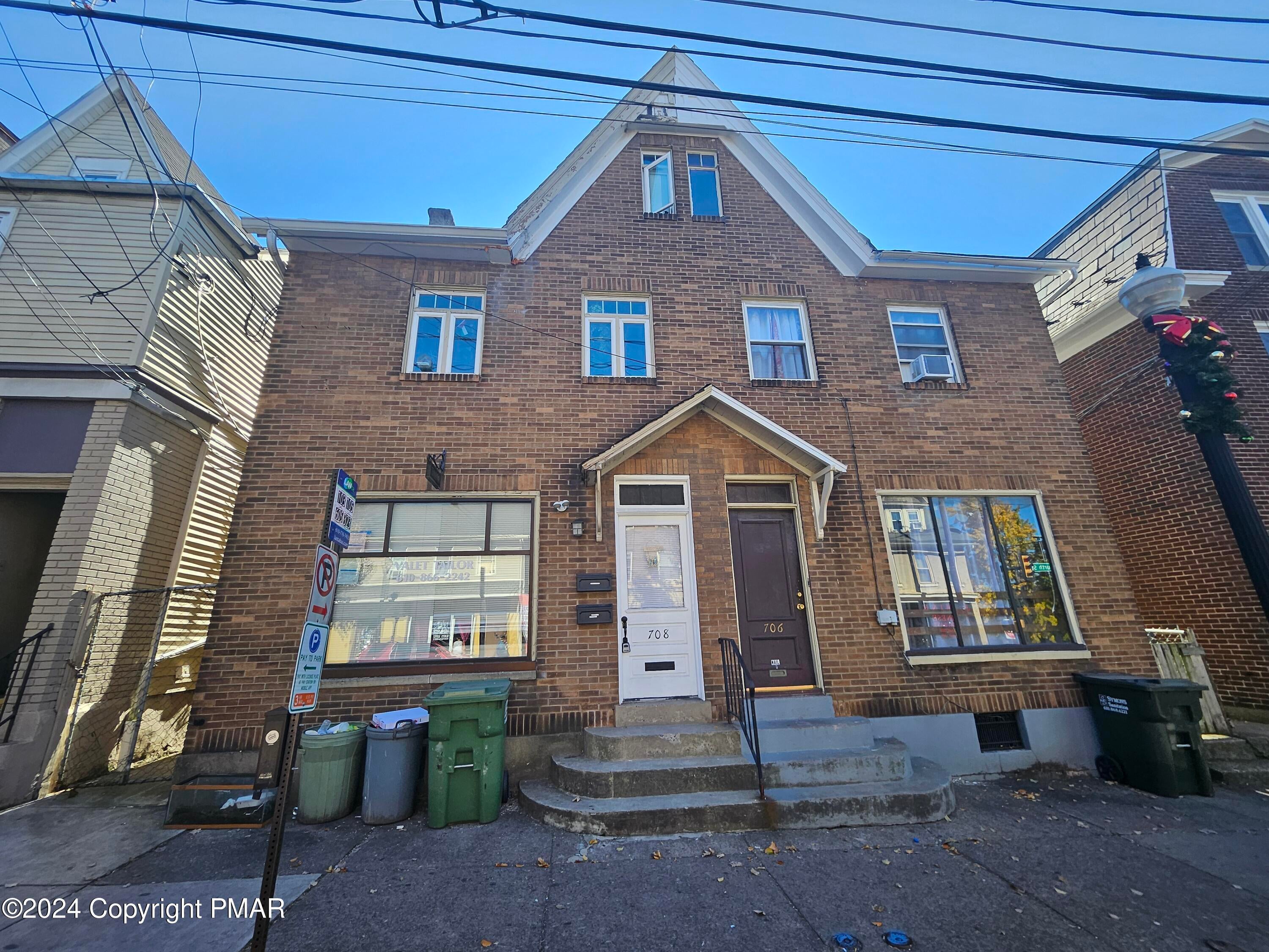 708 E 4th Street