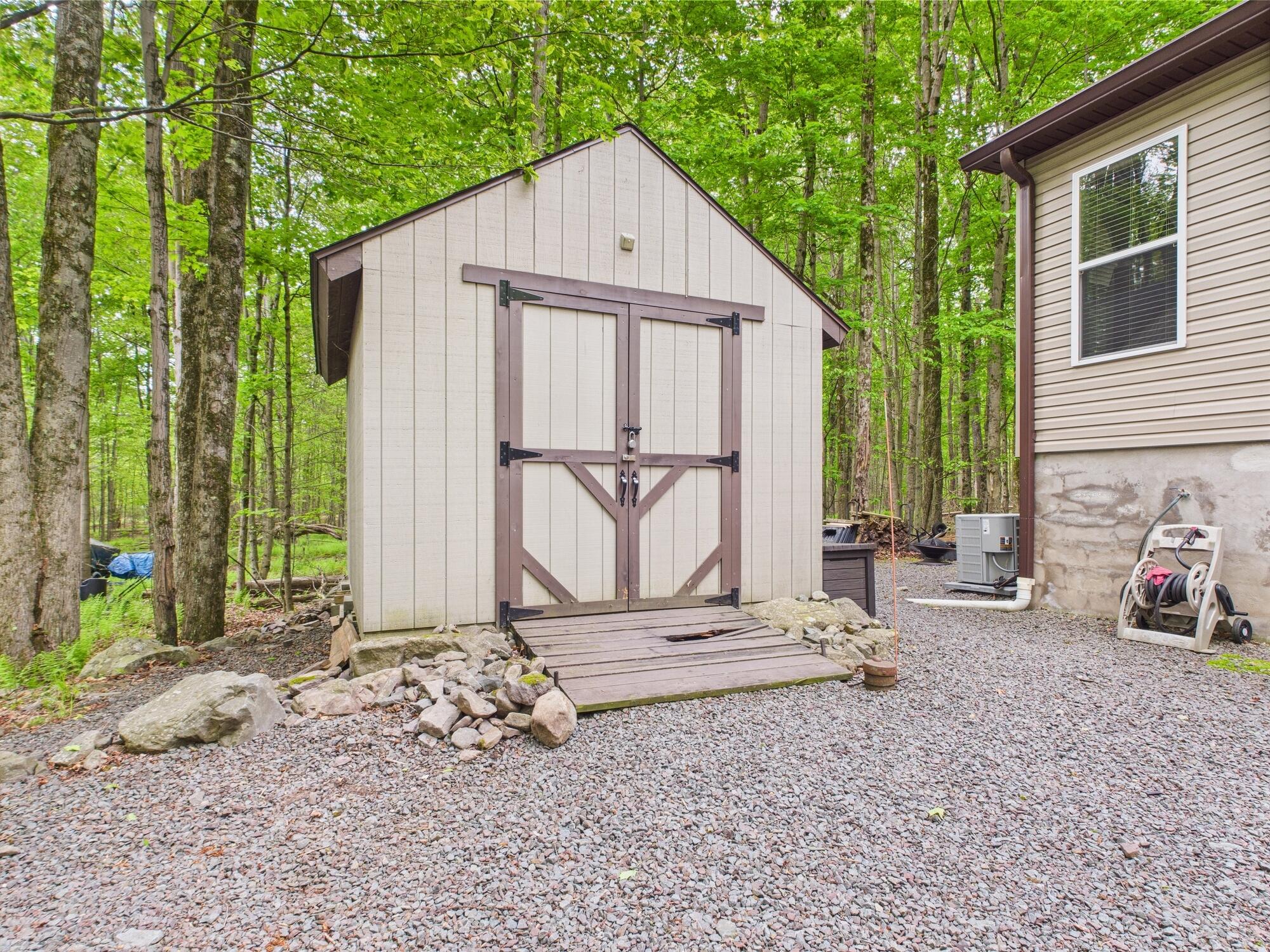 264 Wyalusing Drive, Pocono Lake, Pennsylvania image 48