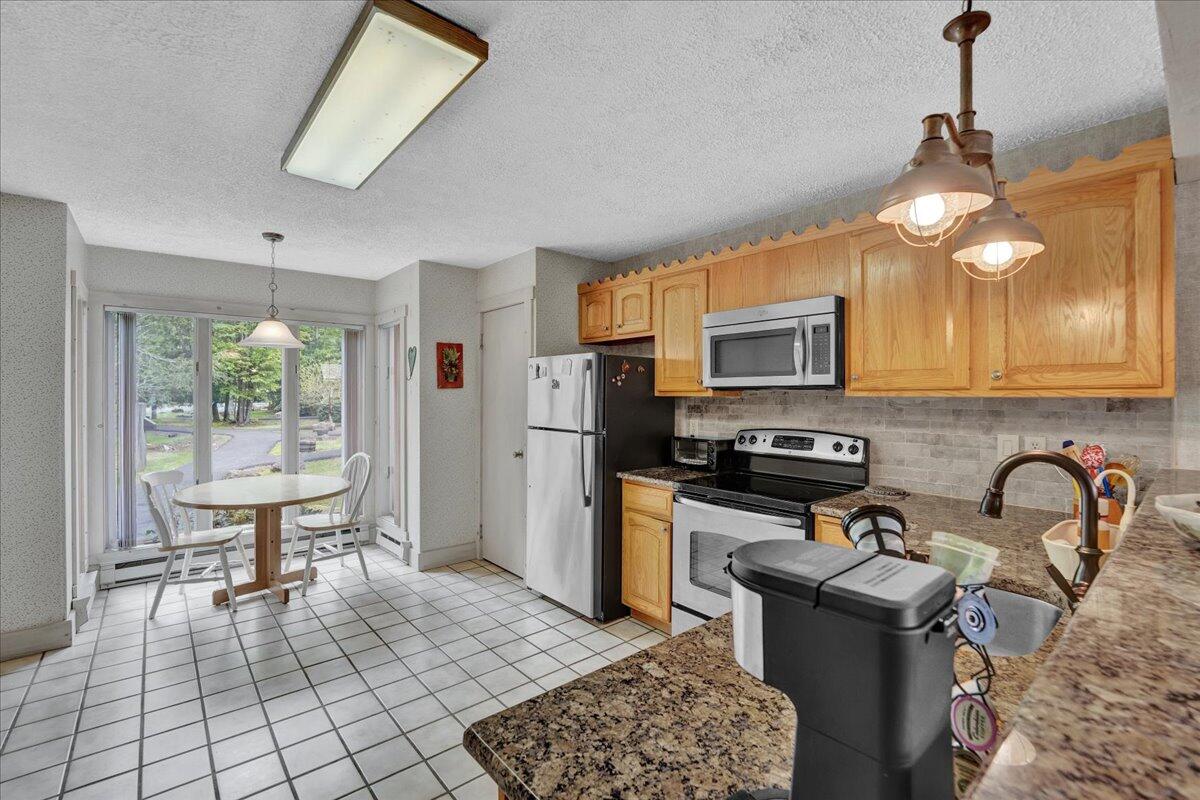 1055 Crestwoods Drive, Pocono Pines, Pennsylvania image 18