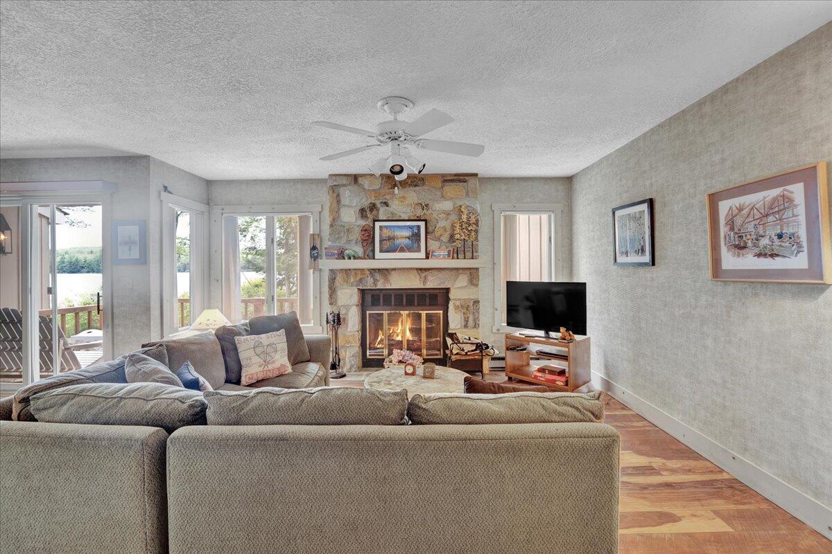 1055 Crestwoods Drive, Pocono Pines, Pennsylvania image 8
