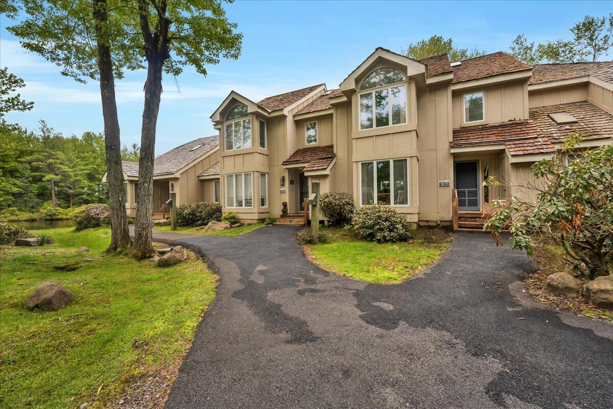 1055 Crestwoods Drive, Pocono Pines, Pennsylvania image 6