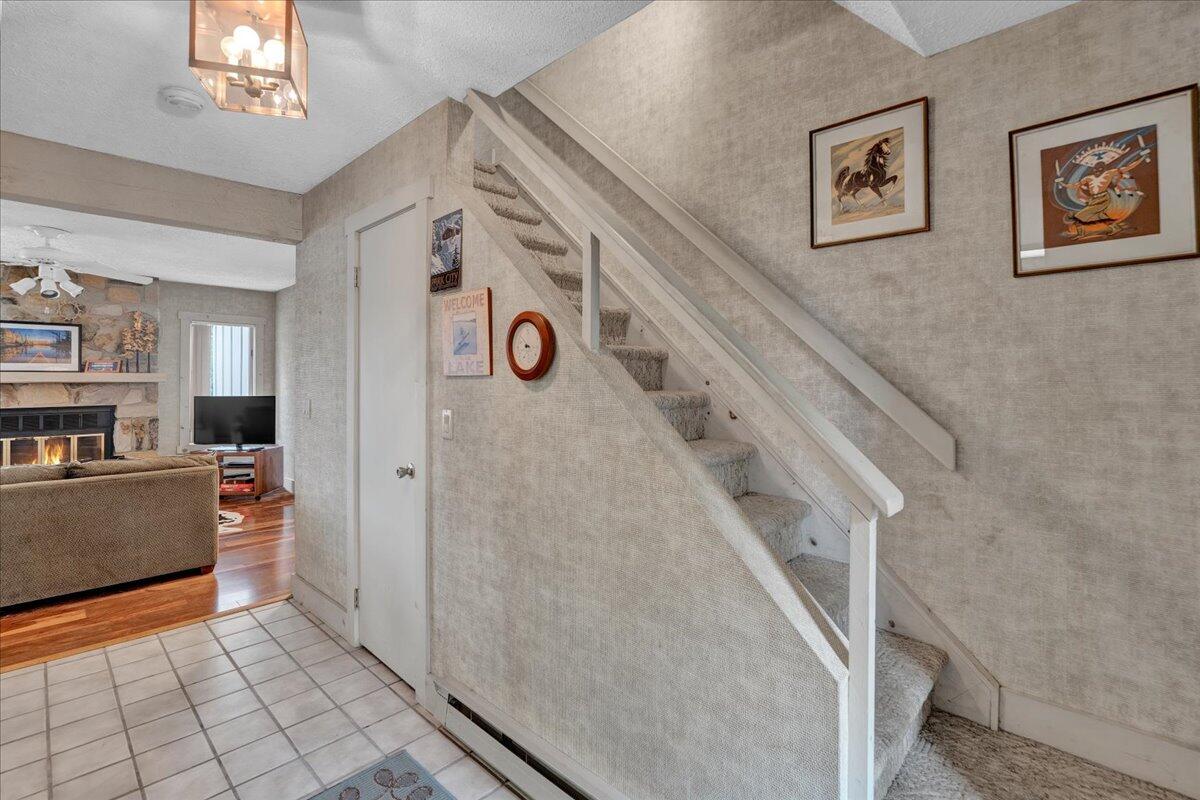 1055 Crestwoods Drive, Pocono Pines, Pennsylvania image 21