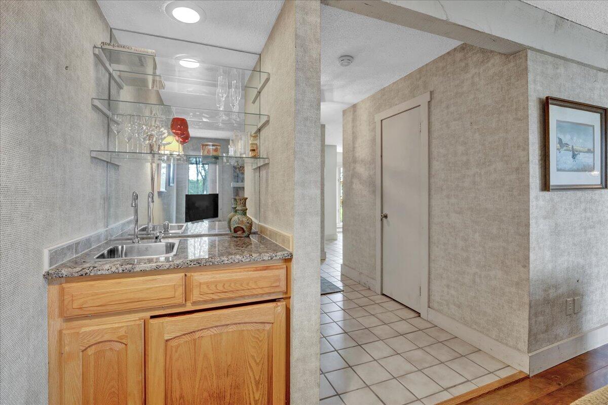 1055 Crestwoods Drive, Pocono Pines, Pennsylvania image 19