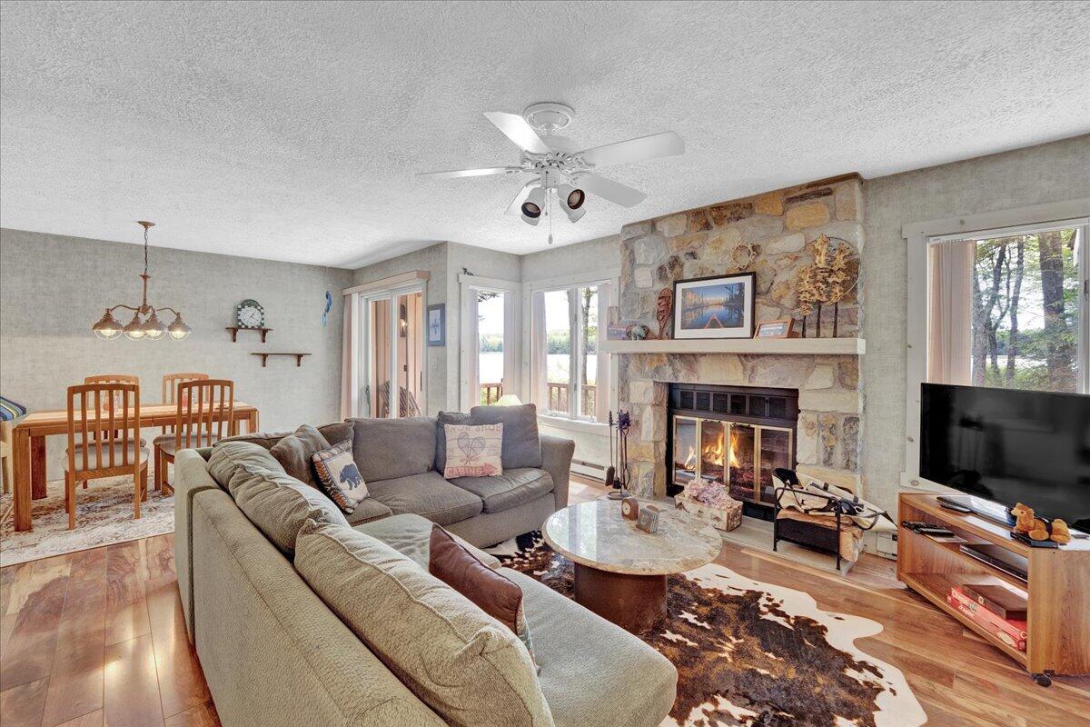 1055 Crestwoods Drive, Pocono Pines, Pennsylvania image 3