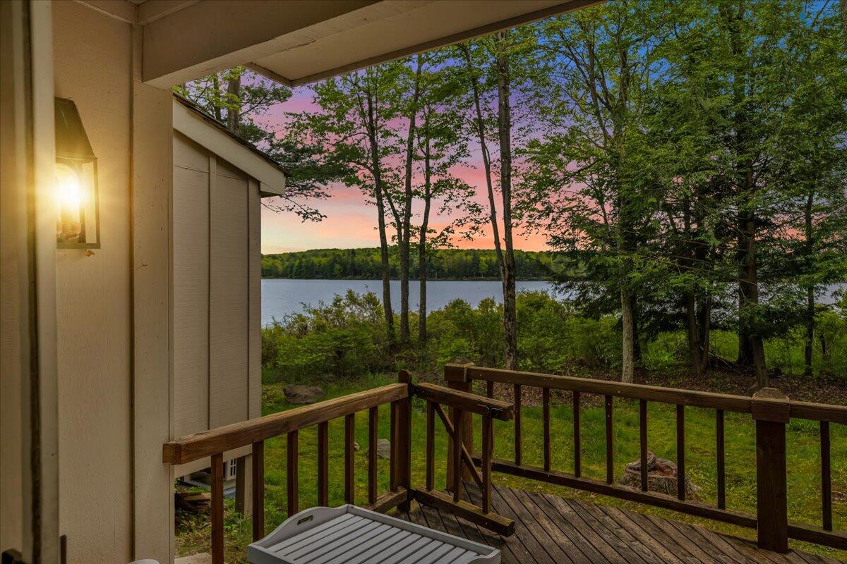 1055 Crestwoods Drive, Pocono Pines, Pennsylvania image 32