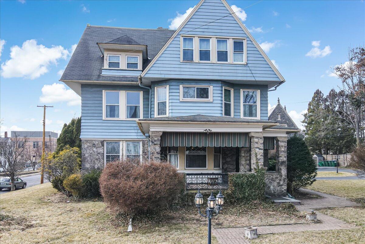 500 Paxinosa Avenue, Easton, Pennsylvania image 1