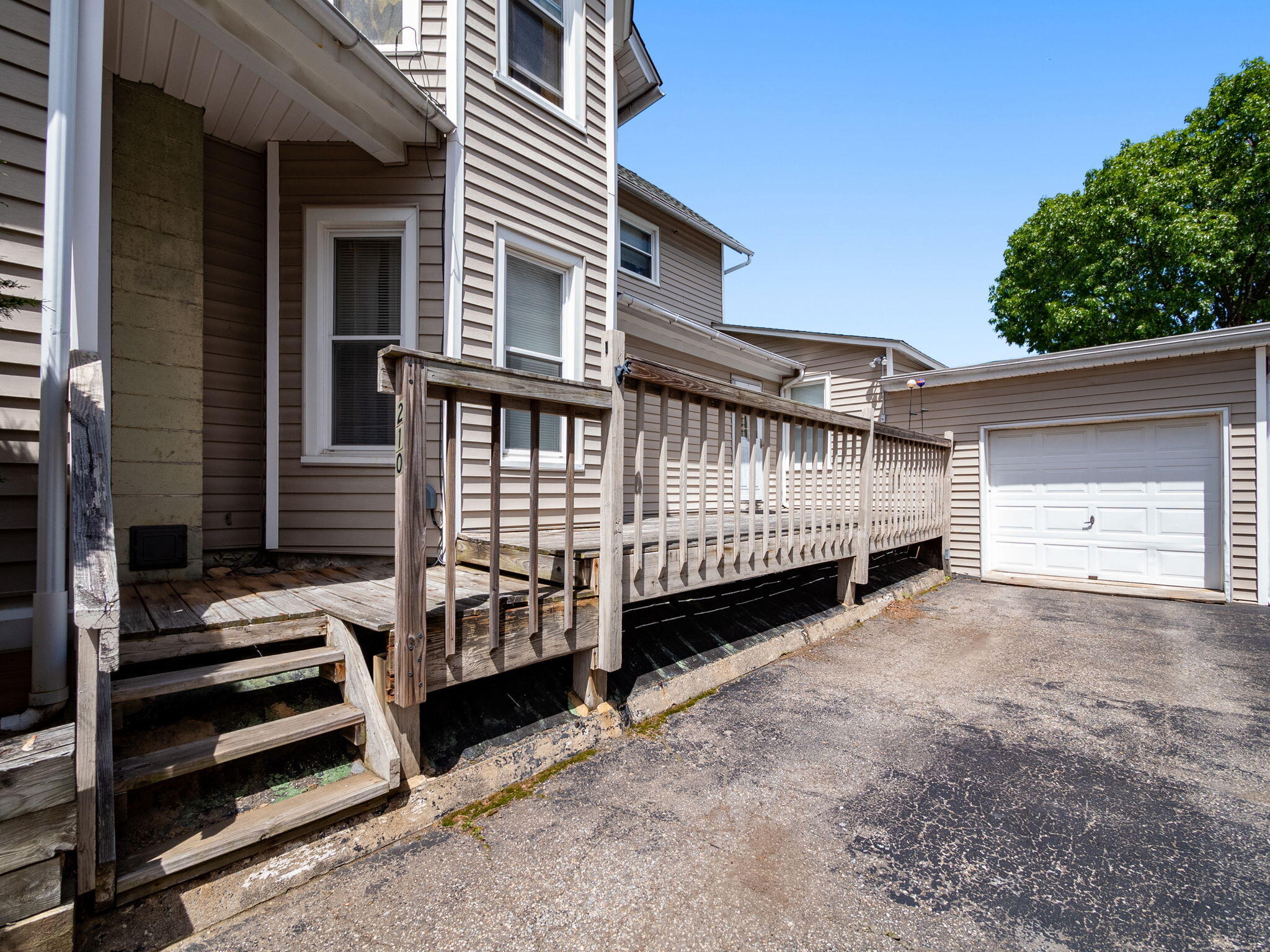 210 N Schanck Avenue, Pen Argyl, Pennsylvania image 6