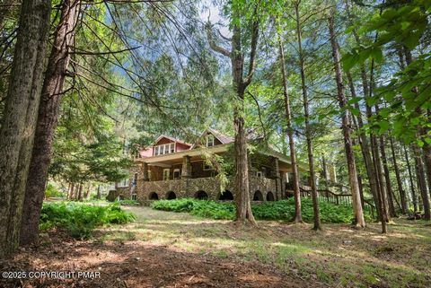 5202 Woodland Avenue Pocono Pines PA 18350