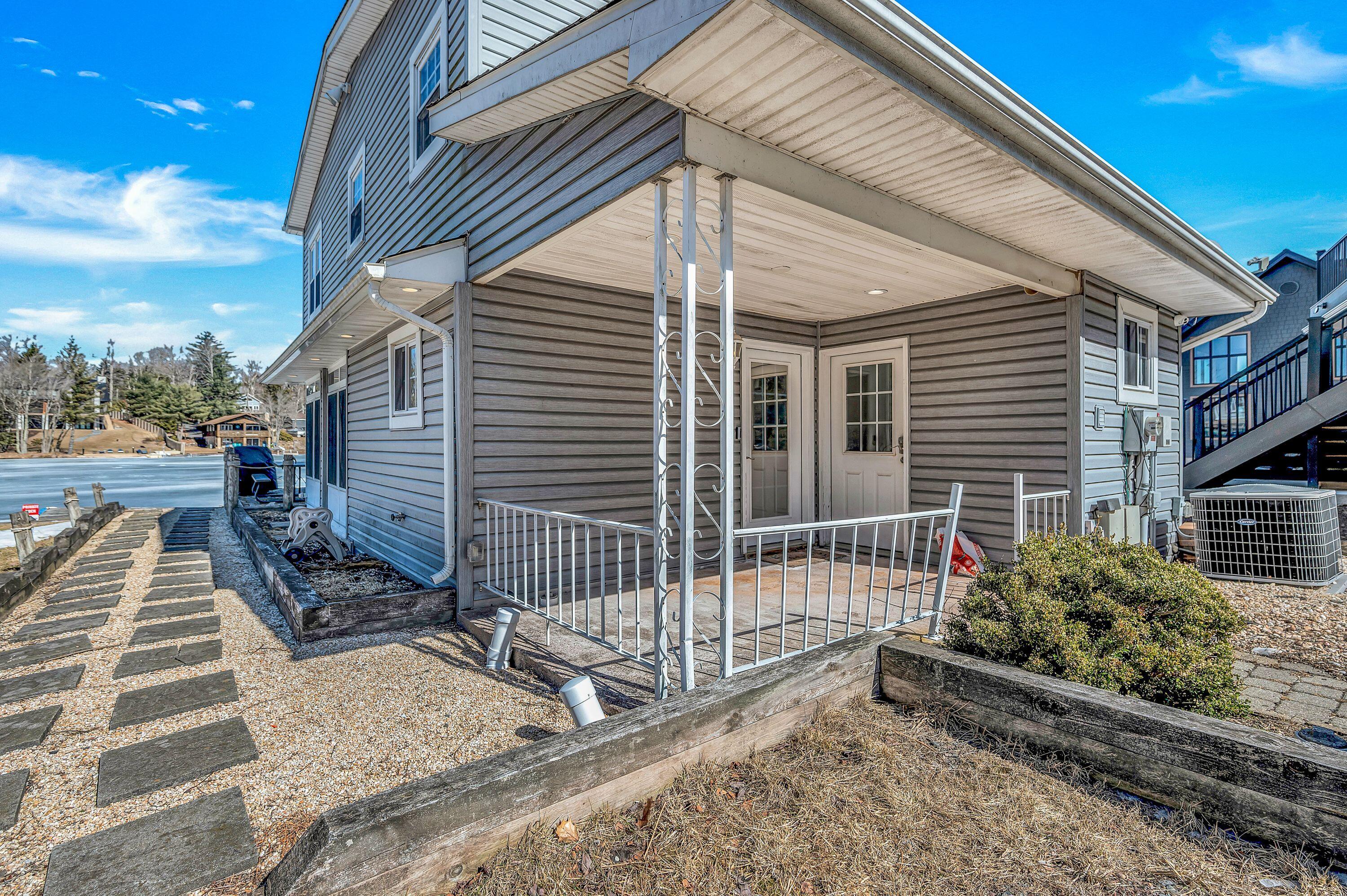 92 S Lake Drive, Lake Harmony, Pennsylvania image 1