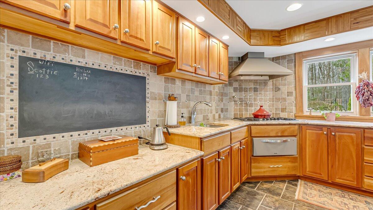 160 Long Road, Canadensis, Pennsylvania image 25