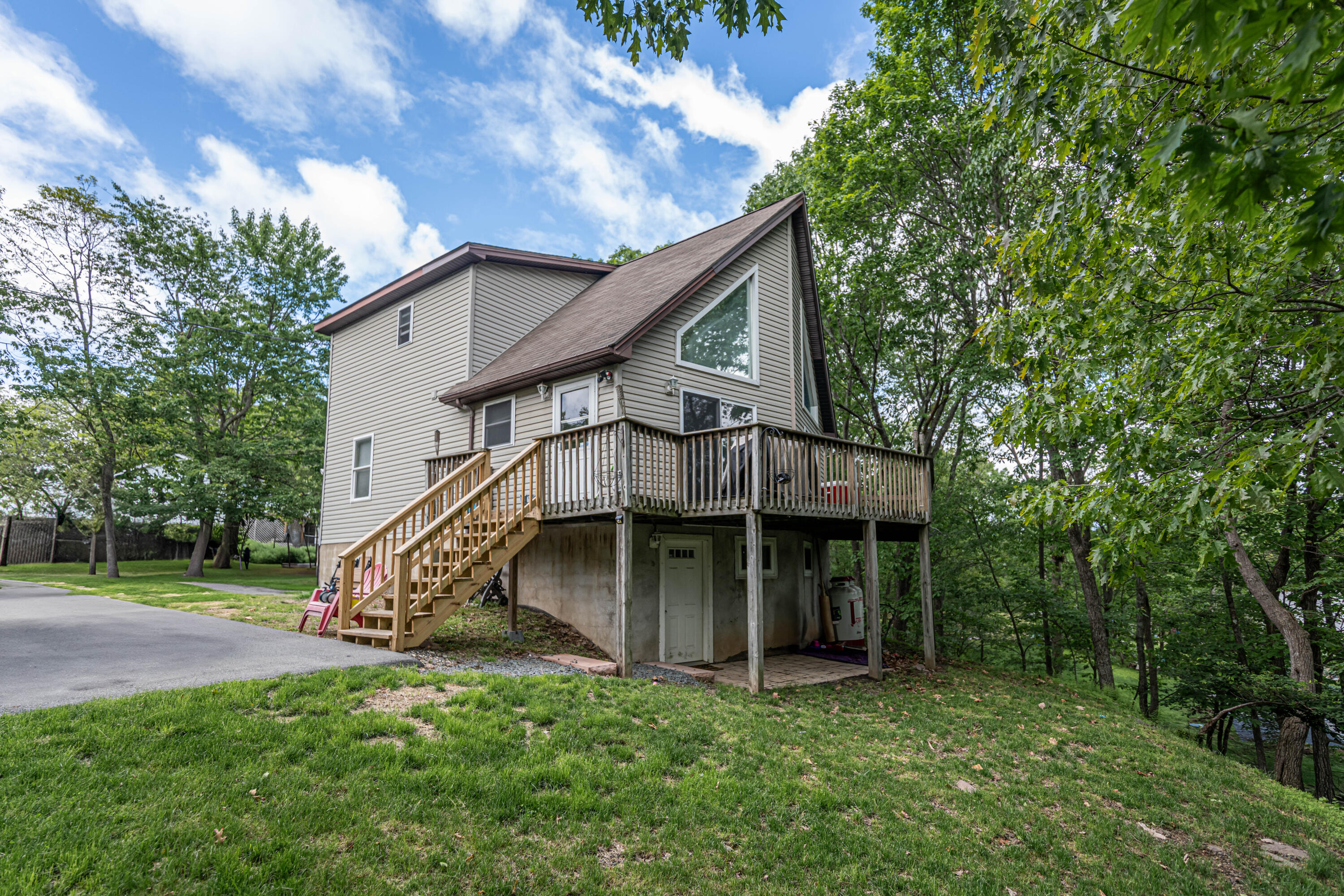 253 Haystack Road, Henryville, Pennsylvania image 1