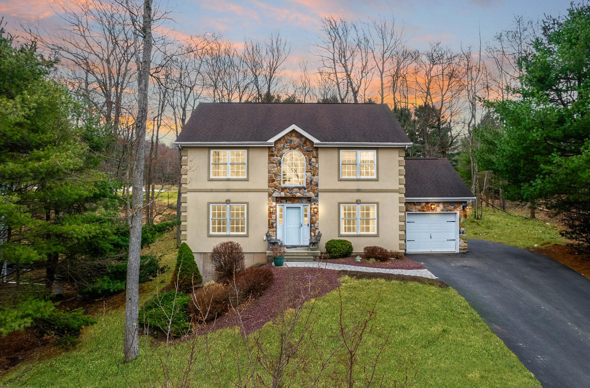 104 Wolf Hollow Road, Lake Harmony, Pennsylvania image 2