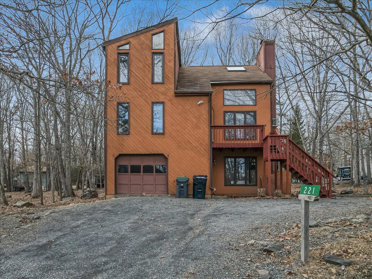 221 Somerset Drive, East Stroudsburg, Pennsylvania image 1