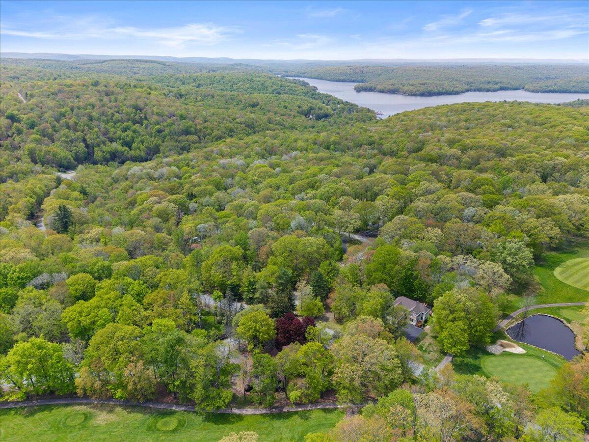 231 Tanglwood Drive 231 Tanglwood Dr