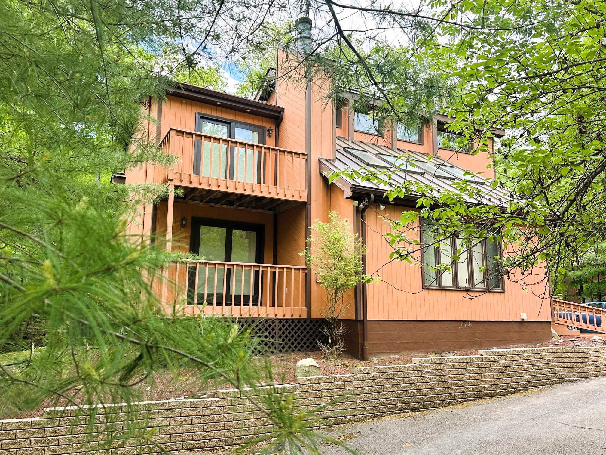 326 Somerset Drive, East Stroudsburg, Pennsylvania image 2