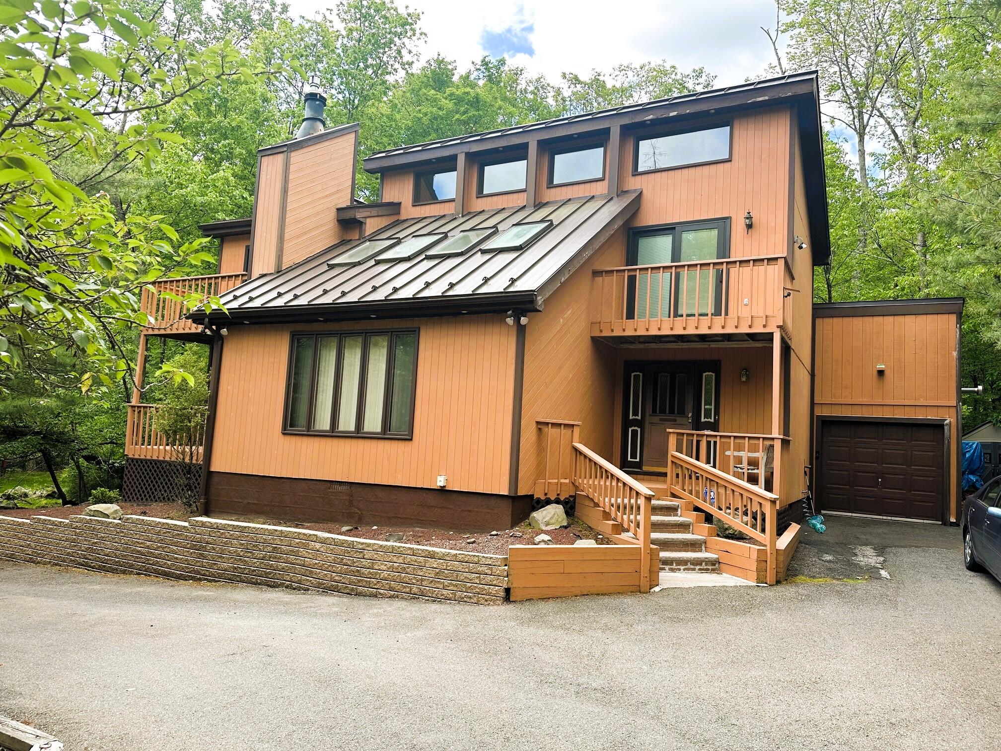 326 Somerset Drive, East Stroudsburg, Pennsylvania image 1
