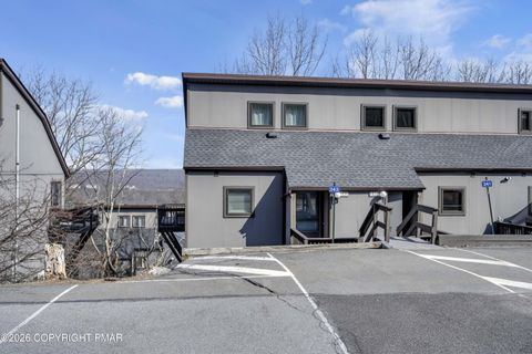 Townhouse For Sale - 243 High Pass Way<br/> Monroe County, Tannersville, PA 18372