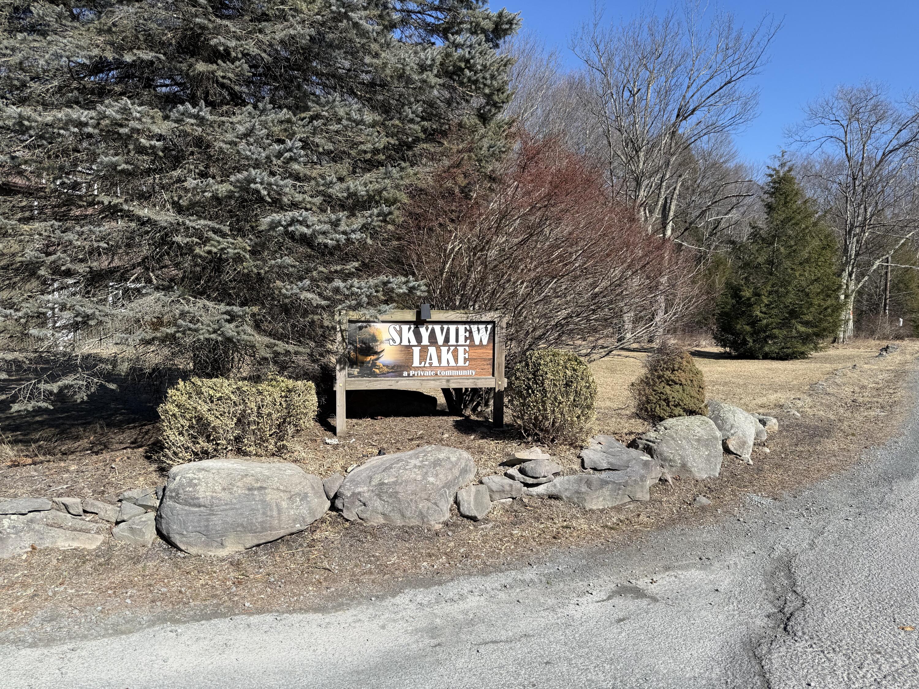 SkyView Lakes Oakwood Drive, Greentown, Pennsylvania image 1