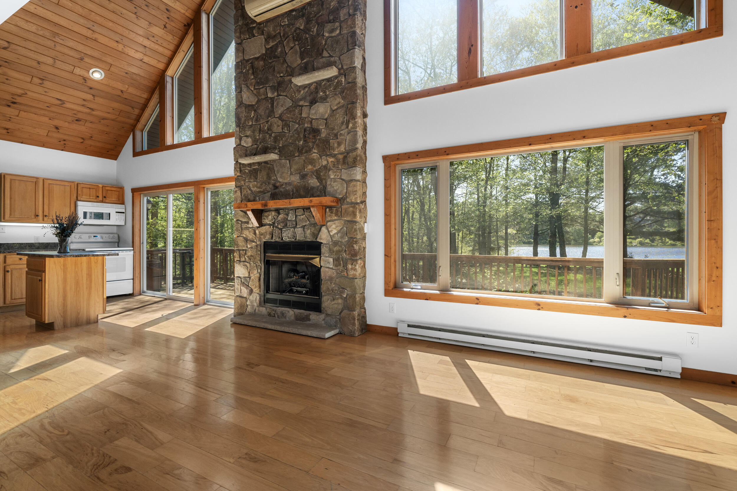 2107 Lenape Terrace, Canadensis, Pennsylvania image 13
